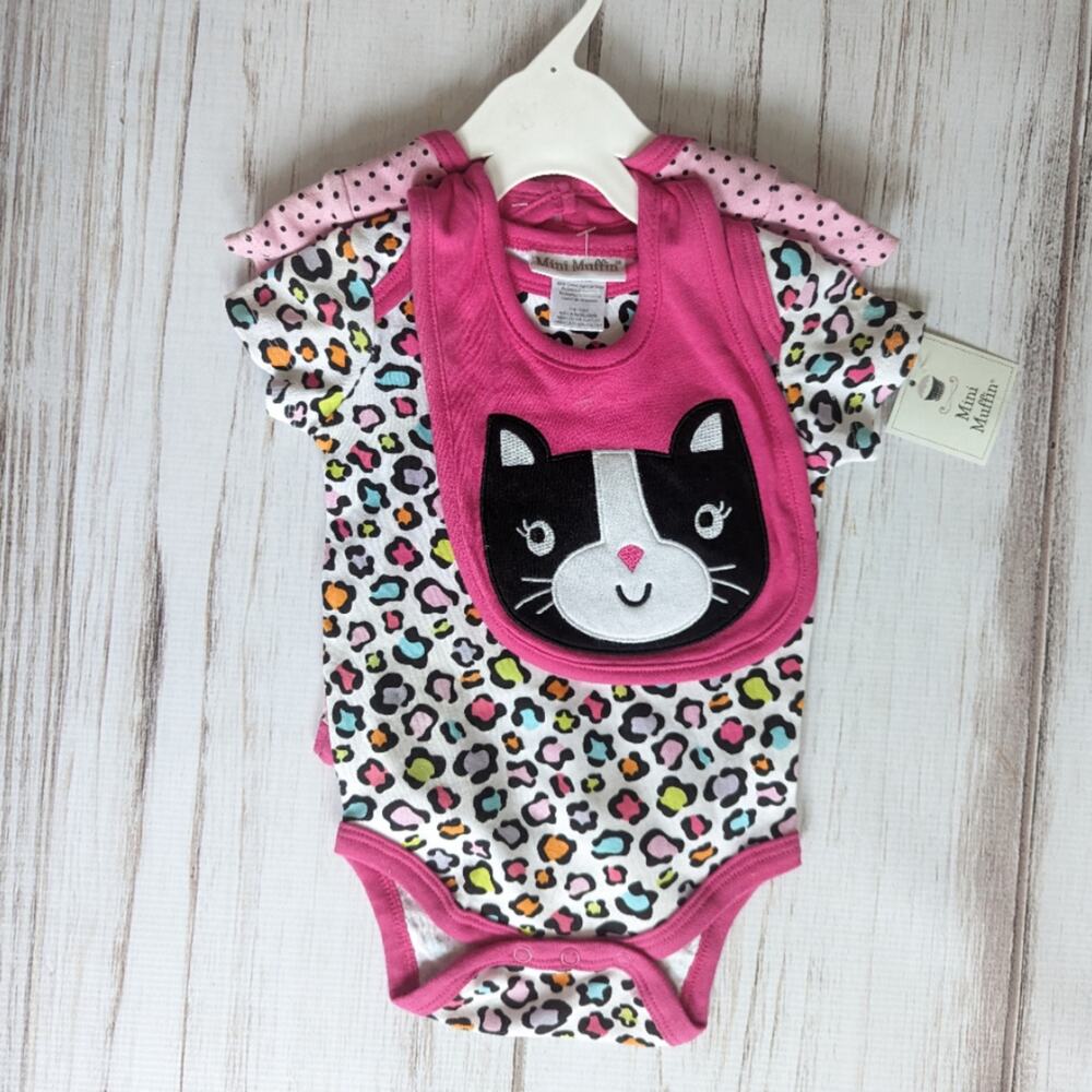 Mini Muffin Cat Onesie and Bib Gift Set Sz 6-9m